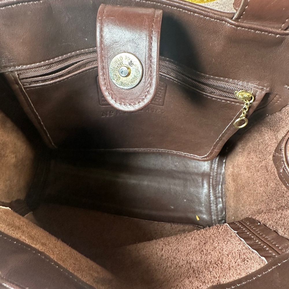 Coach Dark Brown Leather Shoulder Soho Bag. Made in Dominican Republic - Picture 7 of 10